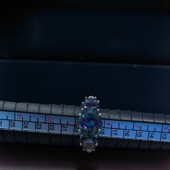 5 Stone Mystic Topaz Ring (Almost a Size 9) - Picture 5 of 5